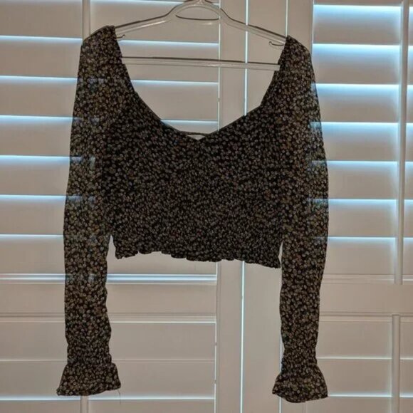 *3 FOR $9* Abound Smocked Crop Long Sleeve Sweetheart Peplum Sleeve Top Shirt - Picture 2 of 3